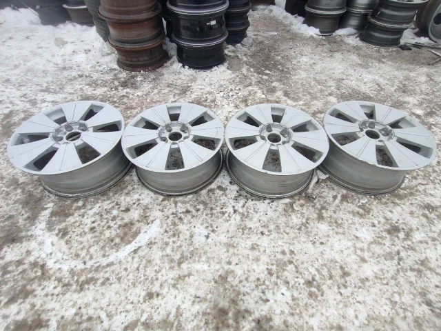Niche Carini. 7.0x17", 4x114.3, ET53, �� 67���. ����