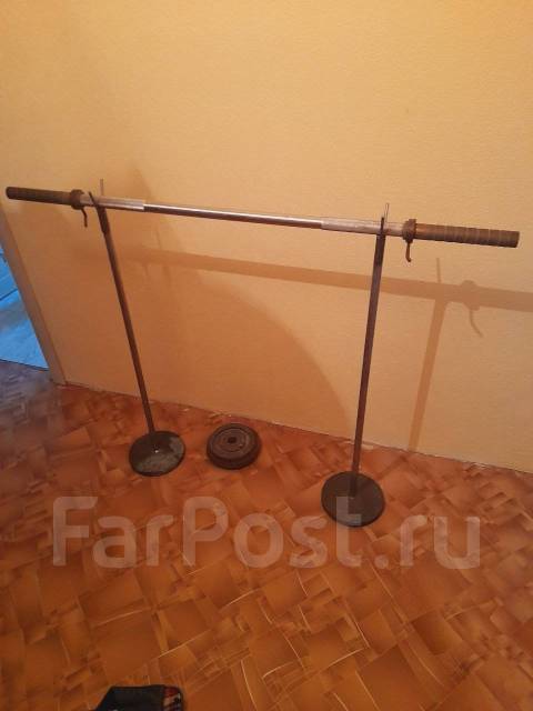 Штанга со стойками и блинами, б/у, в наличии. Цена: 4 000₽ во Владивостоке