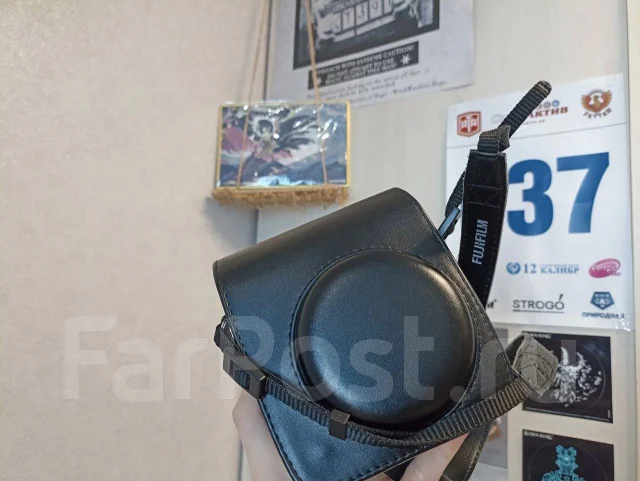 Fujifilm Instax Mini 90 ����