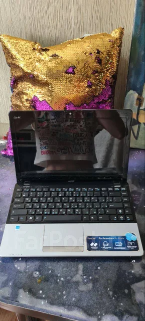 Asus Eee PC 1215P. 12.1", 1,6����, ��� 2048 ��, ���� 320���, WiFi: 1, Bluetooth: 1, ����������� �� 8��. ����