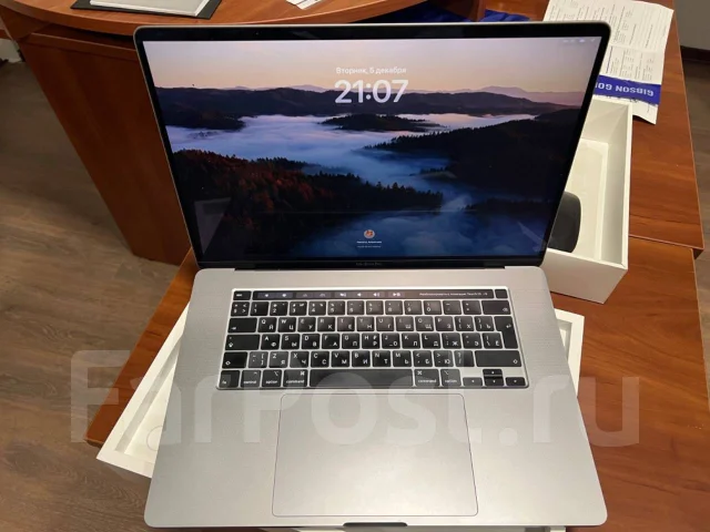 Apple MacBook Pro 16 2019. 16", 2,4����, ��� 32 ��, ���� 1 000���, WiFi: 1, Bluetooth: 1 ����