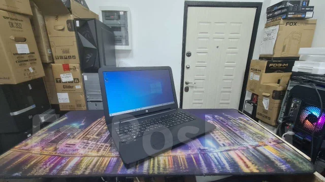 HP 15. 15.6", ��� 8 ��, ���� 128���, WiFi: 1, ����������� �� 3��. ����