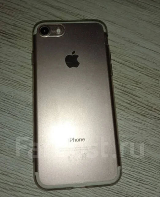 Apple iPhone 7. �����, 32 ��, �������, 4G LTE ����