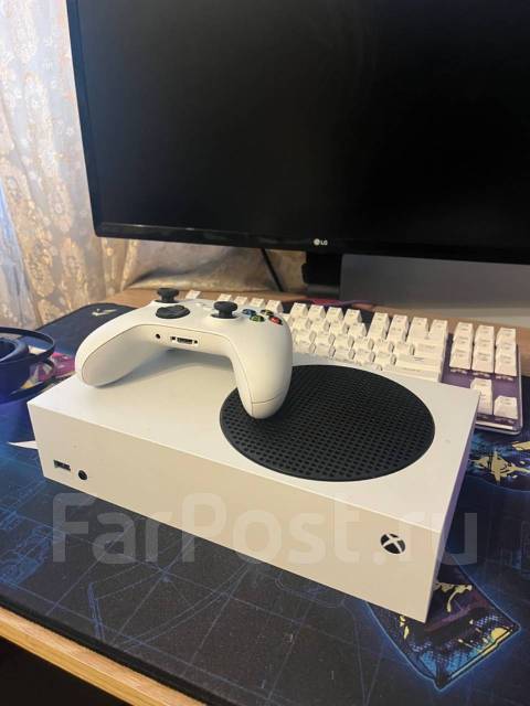 Xbox series S идеальное состояние ! Полный комплект, б/у, в наличии ...