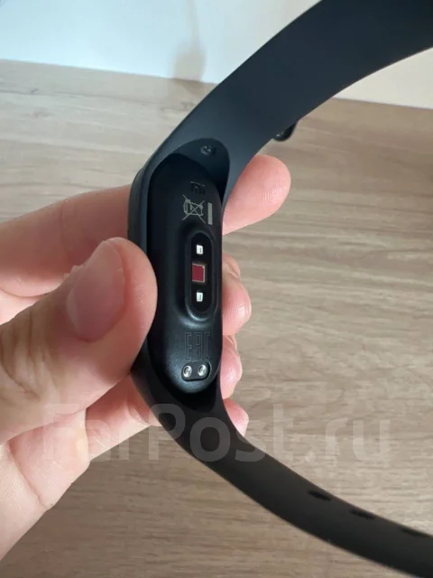 Xiaomi Mi Band 4 ����