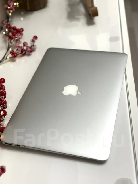 Apple MacBook 13. ��� 4 �� ����