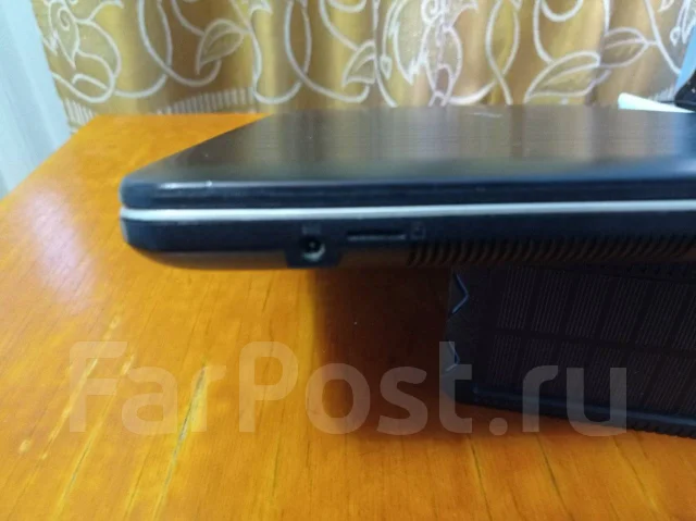 Asus VivoBook 15. 15.6", 2,6����, ��� 4 ��, ���� 240���, WiFi: 1, Bluetooth: 1 ����
