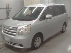 Toyota Noah. ZRR70W0123142 ����