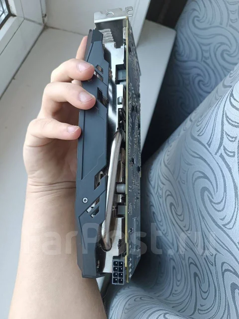 Radeon RX 580 ����
