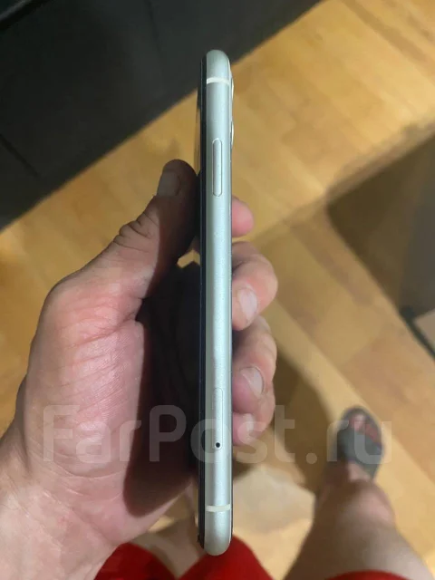 Apple iPhone 11. �/�, 64 ��, �����, 4G LTE, NFC ����