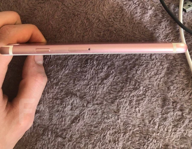 Apple iPhone 7. �����, 32 ��, ������� ����