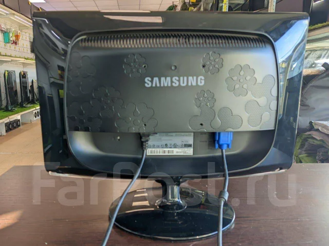 Samsung. 20", ���������� �� (LCD, LED, QLED) ����