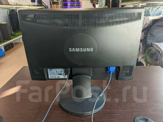 Samsung. 20", ���������� �� (LCD, LED, QLED) ����