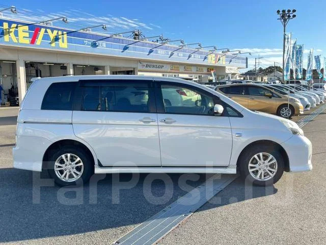 Toyota Isis. ��������, 4wd, 1.8 (143��.�.), ������, 85 000����. ��, �/�. ��� ����� �� ������������ ����