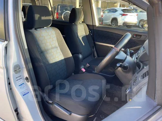Toyota Isis. ��������, 4wd, 1.8 (143��.�.), ������, 85 000����. ��, �/�. ��� ����� �� ������������ ����