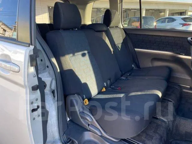 Toyota Isis. ��������, 4wd, 1.8 (143��.�.), ������, 85 000����. ��, �/�. ��� ����� �� ������������ ����