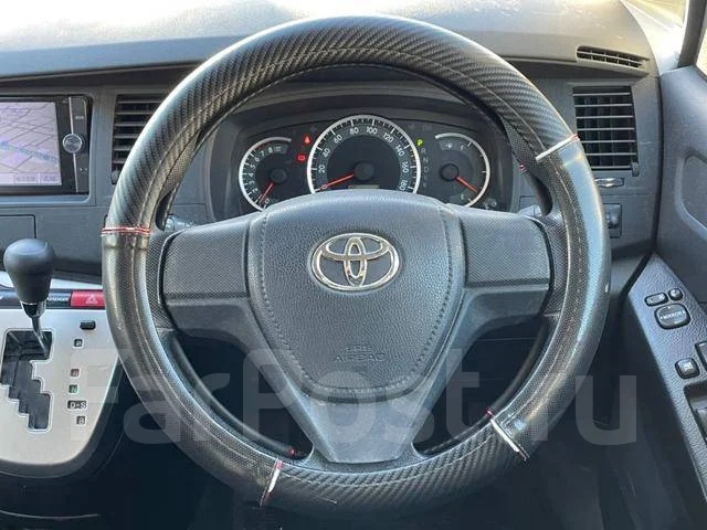 Toyota Isis. ��������, 4wd, 1.8 (143��.�.), ������, 85 000����. ��, �/�. ��� ����� �� ������������ ����
