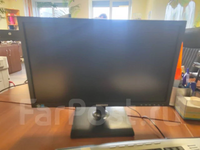 ������ ��������. 21", ���������� �� (LCD, LED, QLED) ����