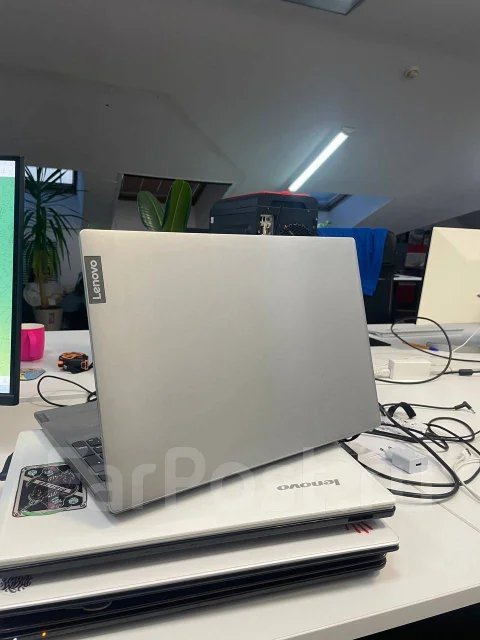 Lenovo IdeaPad S145. 15.6", ��� 8 ��, WiFi: 1, Bluetooth: 1 ����