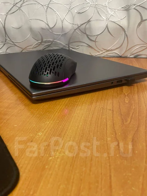 Huawei MateBook D 15. 15.6", 2,4����, ��� 8 ��, ���� 512���, WiFi: 1, Bluetooth: 1, ����������� �� 16��. ����
