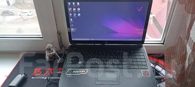 DNS. 15.4", 2,8����, ��� 16 ��, ���� 250���, WiFi: 1, Bluetooth: 1, ����������� �� 4��. ����