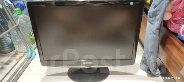 Samsung. 22", ���������� �� (LCD, LED, QLED) ����