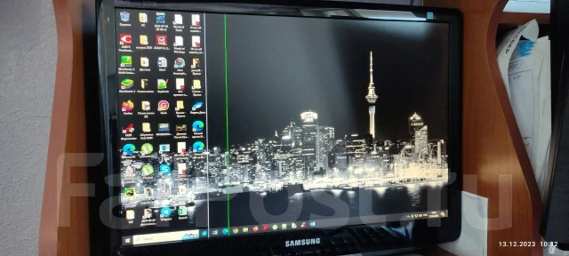 Samsung. 22", ���������� �� (LCD, LED, QLED) ����