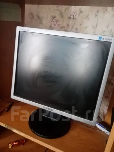 Samsung. 30", ���������� �� (LCD, LED, QLED) ����