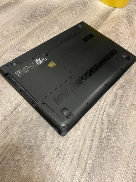 Lenovo G50-45. 15.6", ��� 8 ��, WiFi: 1, Bluetooth: 1, ����������� �� 3��. ����