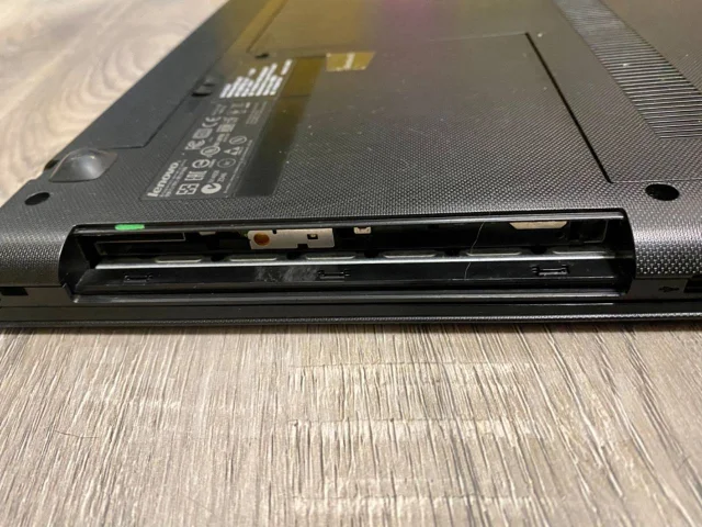 Lenovo G50-45. 15.6", ��� 8 ��, WiFi: 1, Bluetooth: 1, ����������� �� 3��. ����