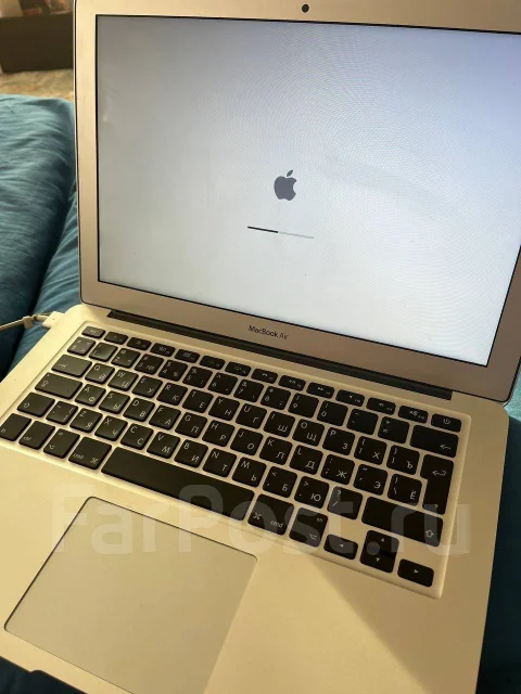 Apple MacBook 13. ��� 4 ��, ���� 128���, WiFi: 1, Bluetooth: 1 ����