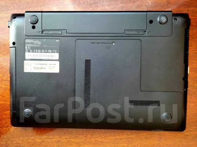 Samsung 305E5A. 15.6", 1,9����, ��� 4 ��, ���� 4���, WiFi: 1, Bluetooth: 1, ����������� �� 3��. ����