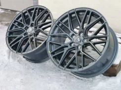 Vossen EVO-5. 8.5/9.5x19", 5x112, ET35/35, �� 66,6���. ��� ����� �� ������ ����