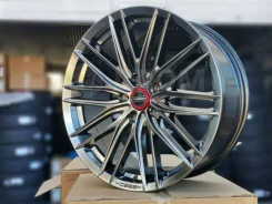 Vossen VFS-4. 8.0x18", 5x100, ET35, �� 73,1���. ��� ����� �� ������ ����