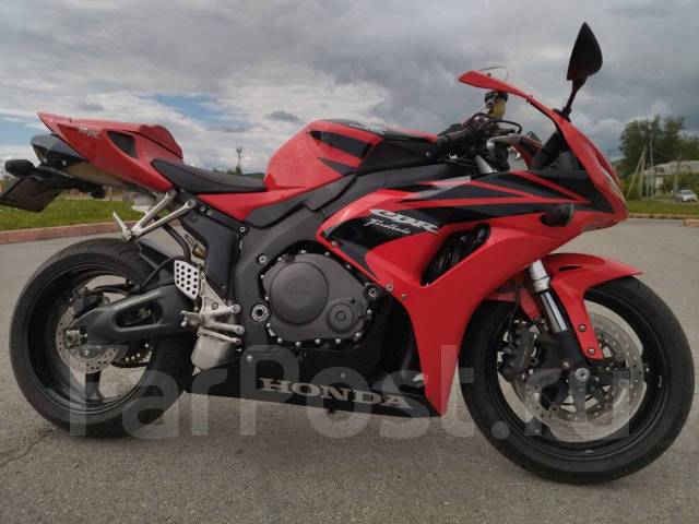 Honda CBR 1000RR Fireblade 2007 1 000 . . 27 700