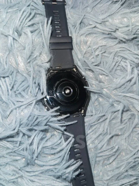 Huawei Watch Ultimate. GPS, NFC, IP68 ����