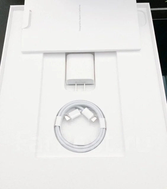 Apple iPad Pro 12.9 2022. 12.9 ������, ������ 256 ��. ��� ����� �� ������������ ����