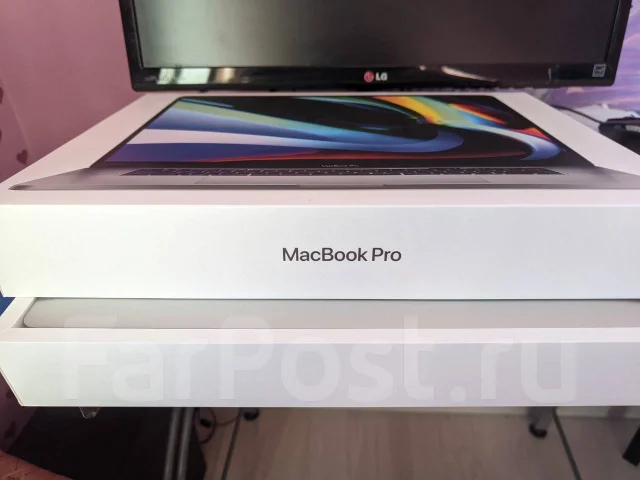 Apple MacBook Pro 16. 16.1", 2,4����, ��� 32 ��, ���� 1 000���, WiFi: 1, Bluetooth: 1, ����������� �� 15��. ����