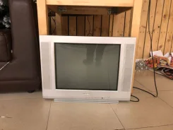 ����� ����