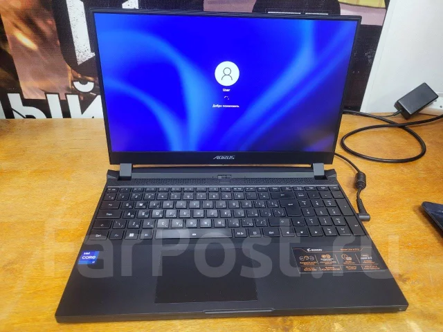 Gigabyte Aorus 15. 15.6", 240����, ��� 16 ��, ���� 1 000���, WiFi: 1, Bluetooth: 1, ����������� �� 3��. ����