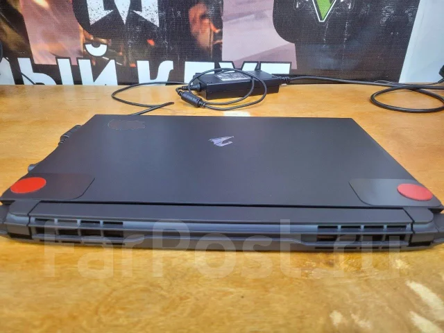 Gigabyte Aorus 15. 15.6", 240����, ��� 16 ��, ���� 1 000���, WiFi: 1, Bluetooth: 1, ����������� �� 3��. ����