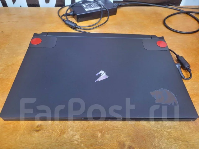Gigabyte Aorus 15. 15.6", 240����, ��� 16 ��, ���� 1 000���, WiFi: 1, Bluetooth: 1, ����������� �� 3��. ����