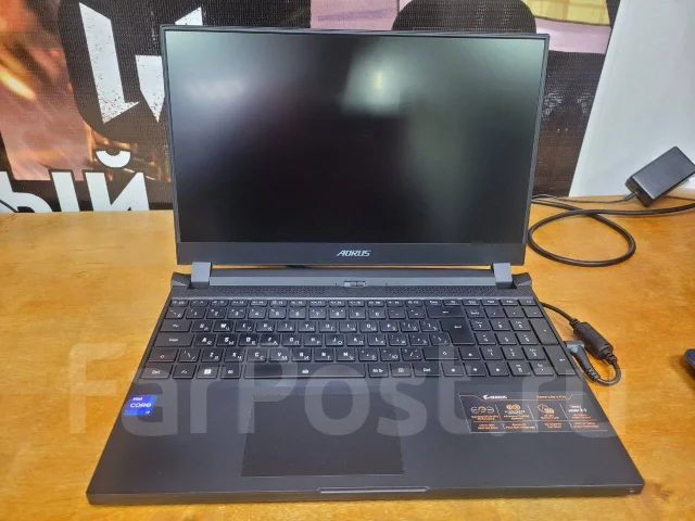 Gigabyte Aorus 15. 15.6", 240����, ��� 16 ��, ���� 1 000���, WiFi: 1, Bluetooth: 1, ����������� �� 3��. ����