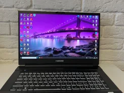 Hasee. 17.3", ��� 16 ��, ���� 1 000���, WiFi: 1, Bluetooth: 1 ����