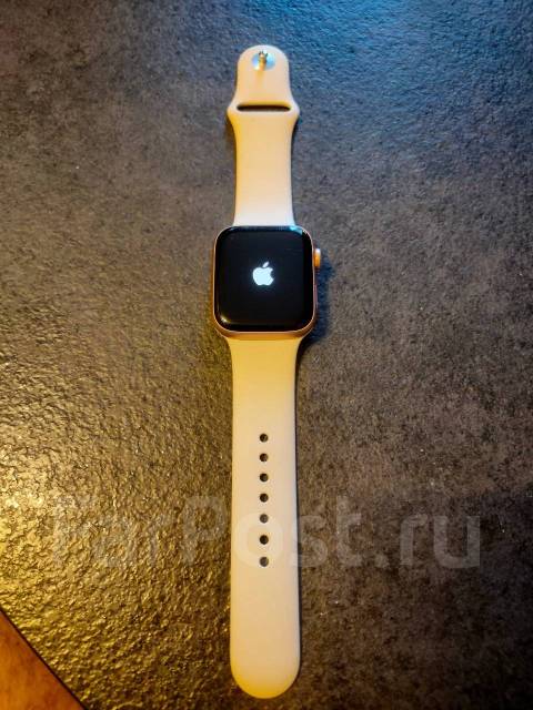 Смарт-часы Apple Watch SE 44mm, GPS, NFC, iOS, б/у, в наличии. Цена: 10 ...