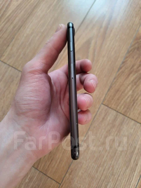 Apple iPhone 8. �/�, 64 ��, �����, ������, 4G LTE, NFC ����