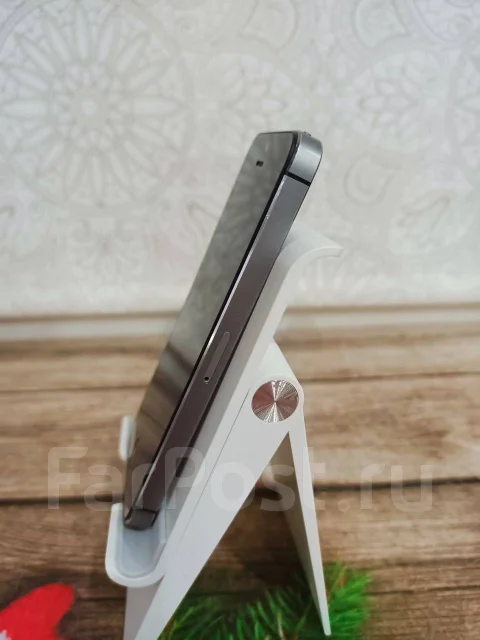 Apple iPhone 5s. �/�, 16 ��, �����, 3G, 4G LTE, NFC ����