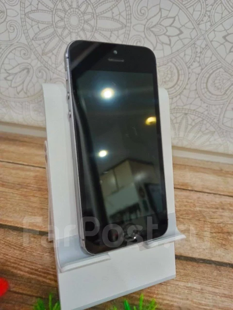 Apple iPhone 5s. �/�, 16 ��, �����, 3G, 4G LTE, NFC ����