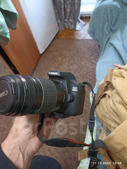 Canon EOS 4000D ����