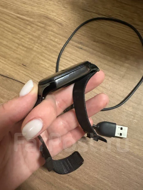 Xiaomi Mi Band 6 ����